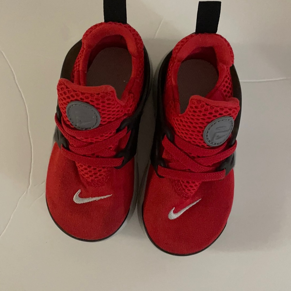 Toddler Nike presto sneakers Sz 8c red